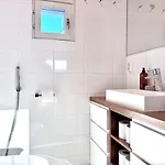 Villa Krystle - Riverside Retreat Pori