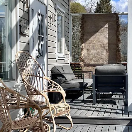 Villa Krystle - Riverside Retreat